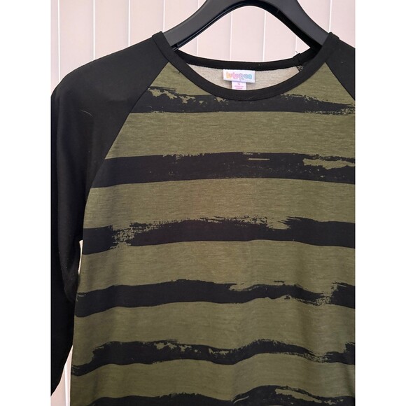Women’s LulaRoe  Black/ Olive  Randy Knit Top 3/4 Sleeve Size Small - Picture 2 of 5